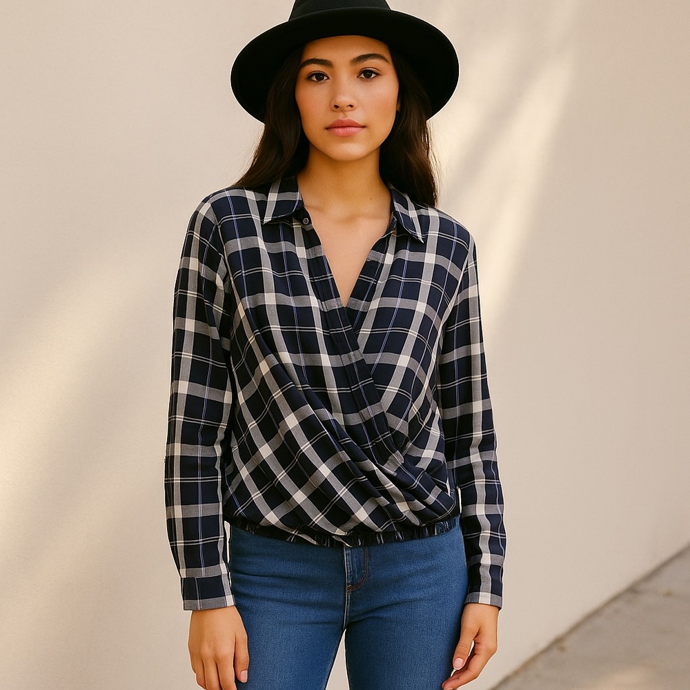 GAP‎ Plaid Crossover Front Long Sleeve Blouse Blue Black Size Medium